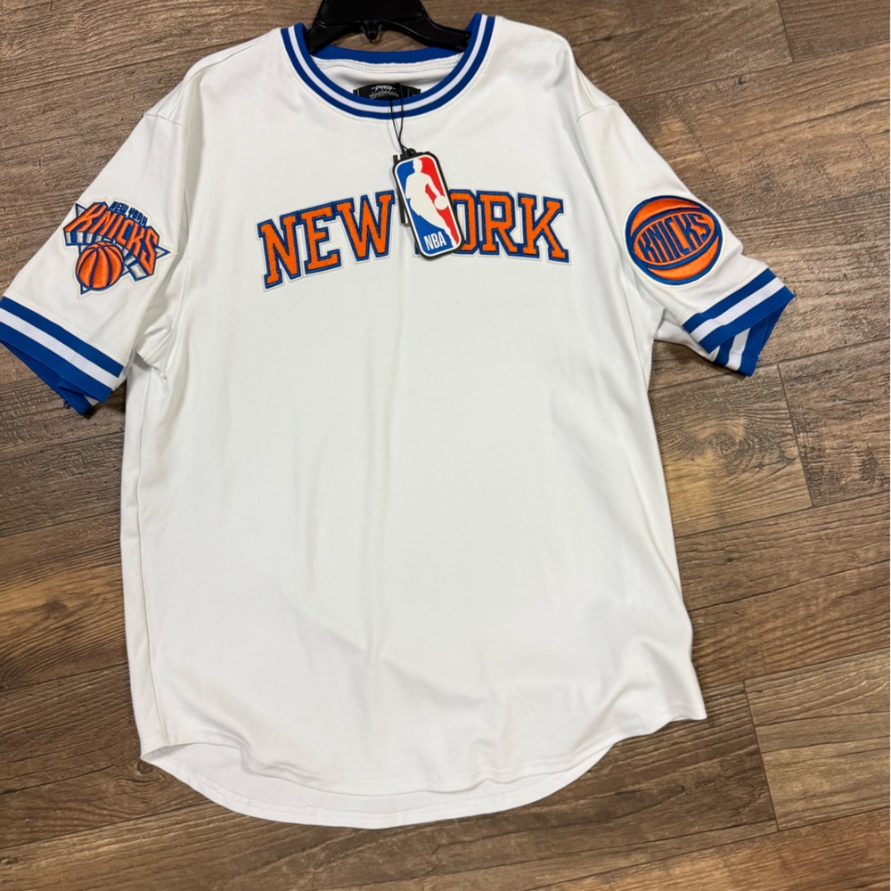 New York Knicks White Short Sleeve Tee